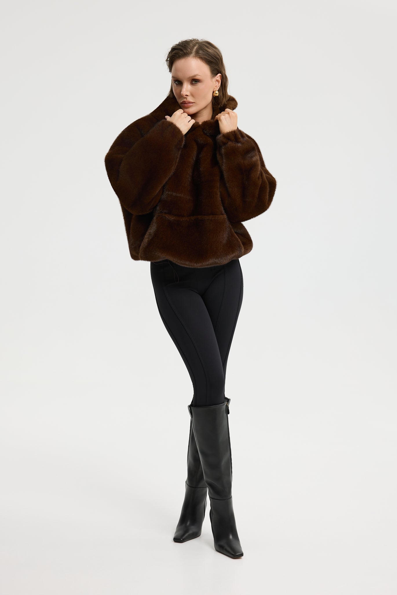 Siena faux fur dark brown. Sztuczne futro Siena ciemnobrązowe.