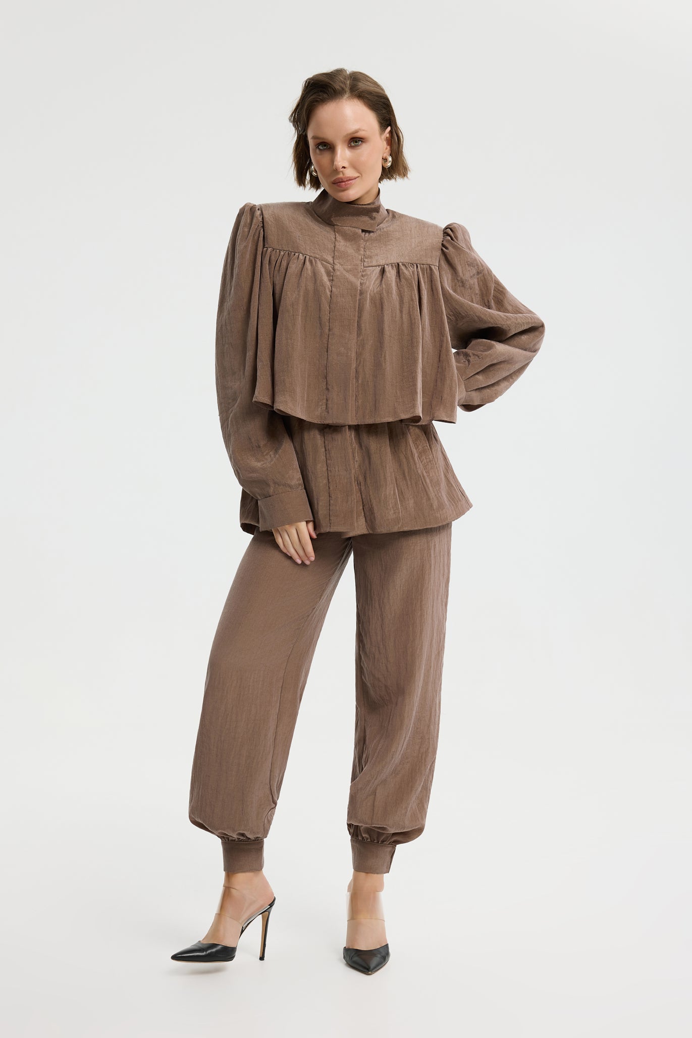 Veda balloon trousers.Veda – spodnie o kroju balonowym.