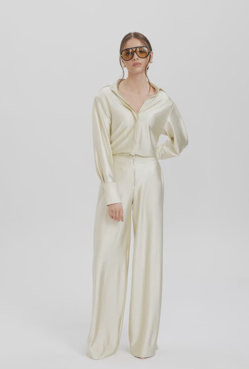 look book Lauren trousers and Lauren shirt - L’anova 