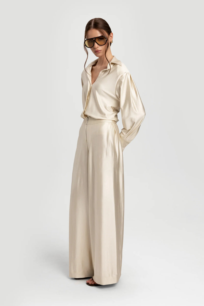 look book Lauren trousers and Lauren shirt - L’anova 